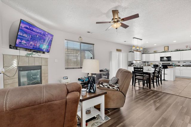 720 Rain Lily Road SW, Los Lunas, NM 87031