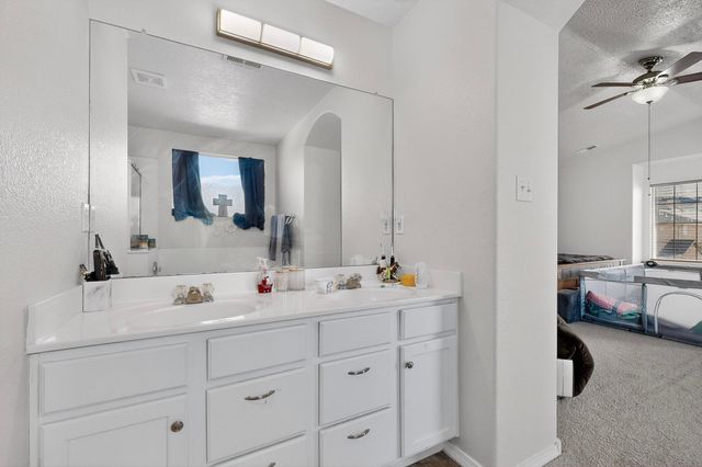 720 Rain Lily Road SW, Los Lunas, NM 87031