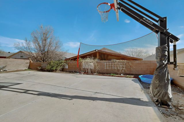 720 Rain Lily Road SW, Los Lunas, NM 87031