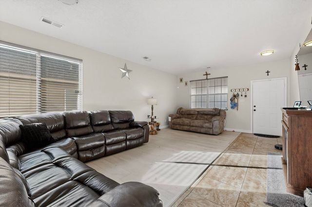 720 Rain Lily Road SW, Los Lunas, NM 87031