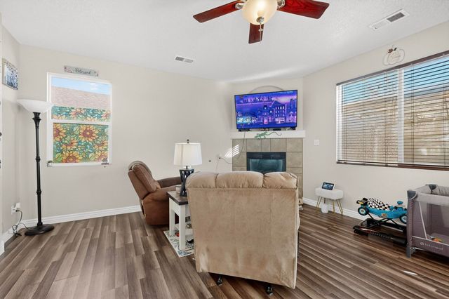 720 Rain Lily Road SW, Los Lunas, NM 87031