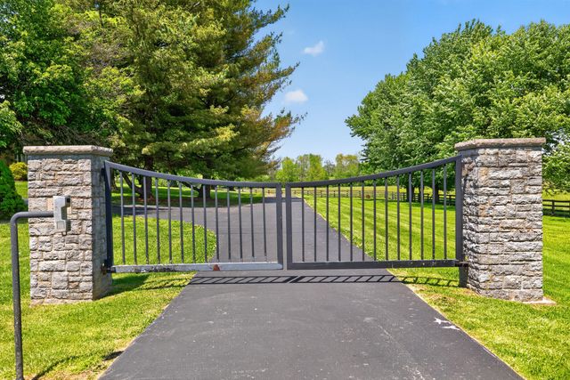 3122 Georgetown Road, Paris, KY 40361
