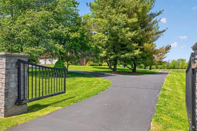 3122 Georgetown Road, Paris, KY 40361