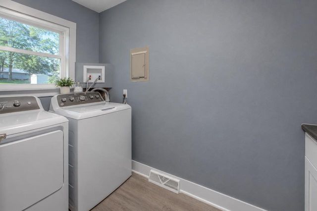 520 W Milwaukee Street, Stoughton, WI 53589