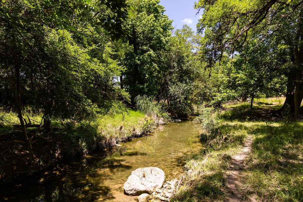 951 Cypress Creek RD, Kerrville, TX 78028