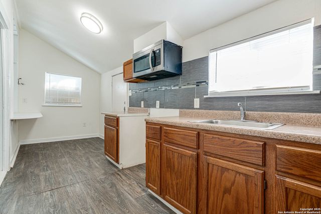 3430 S Flores St Apt 4, San Antonio, TX 78204