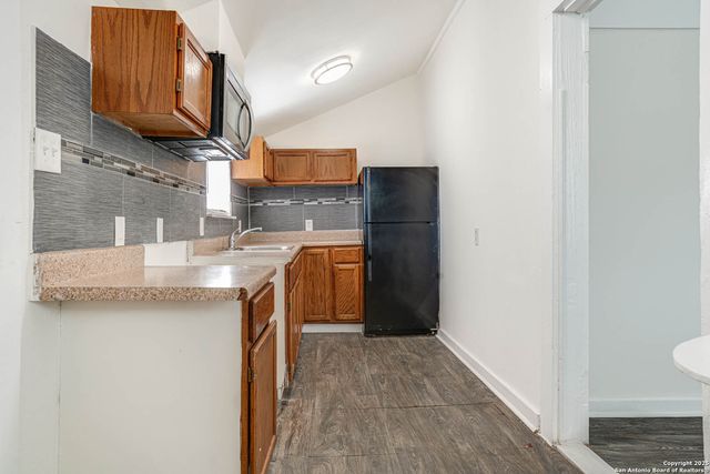 3430 S Flores St Apt 4, San Antonio, TX 78204