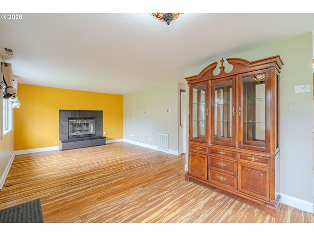 3905 NICHOLSON Rd, Vancouver, WA 98661