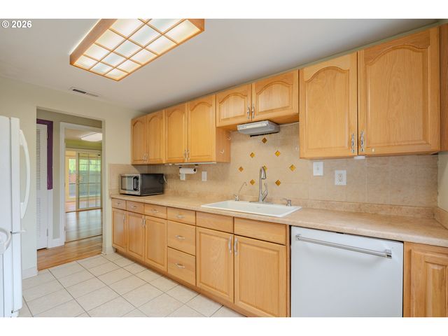 3905 NICHOLSON Rd, Vancouver, WA 98661