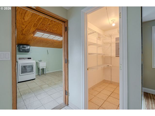 3905 NICHOLSON Rd, Vancouver, WA 98661