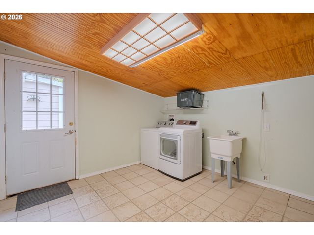 3905 NICHOLSON Rd, Vancouver, WA 98661