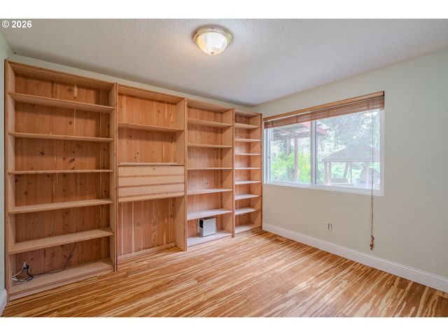 3905 NICHOLSON Rd, Vancouver, WA 98661