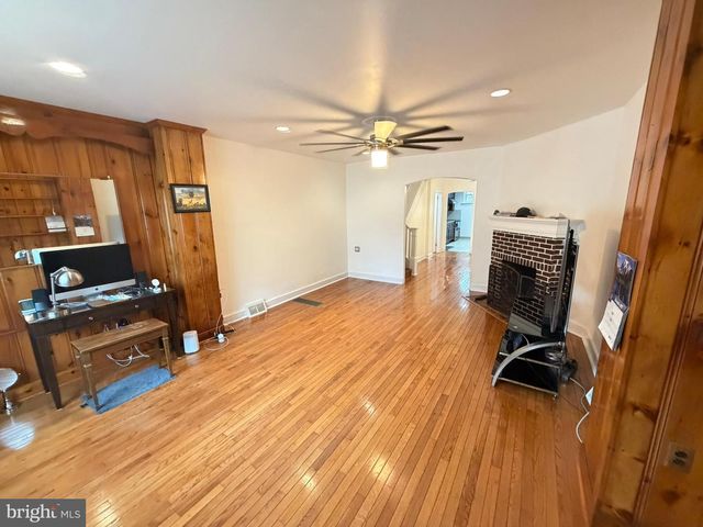 1535 WILLOW ST, Norristown, PA 19401