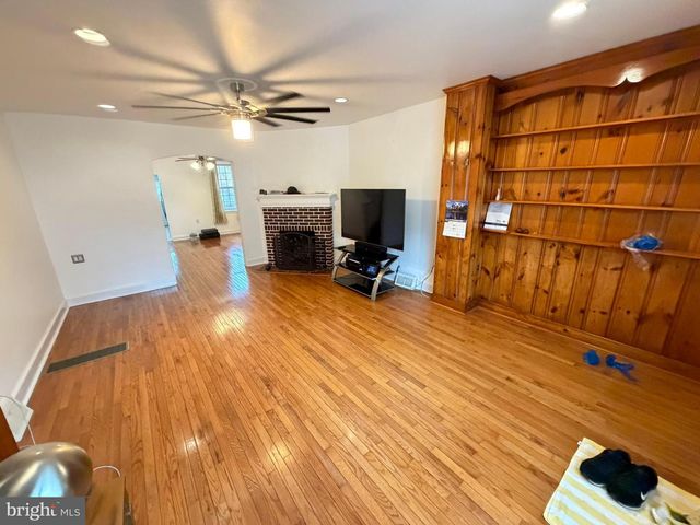 1535 WILLOW ST, Norristown, PA 19401