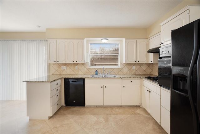 2324 N Lockhart, Sherman, TX 75092