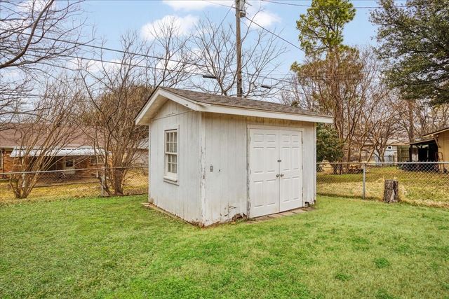 2324 N Lockhart, Sherman, TX 75092