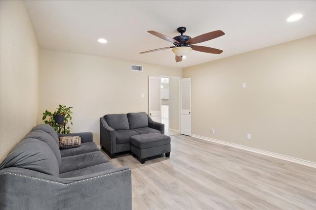 2324 N Lockhart, Sherman, TX 75092