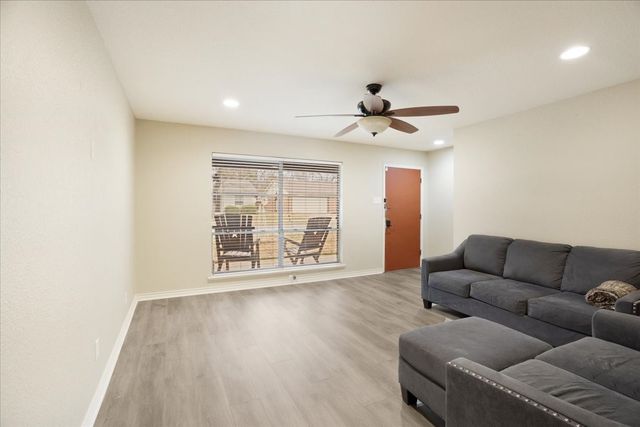 2324 N Lockhart, Sherman, TX 75092