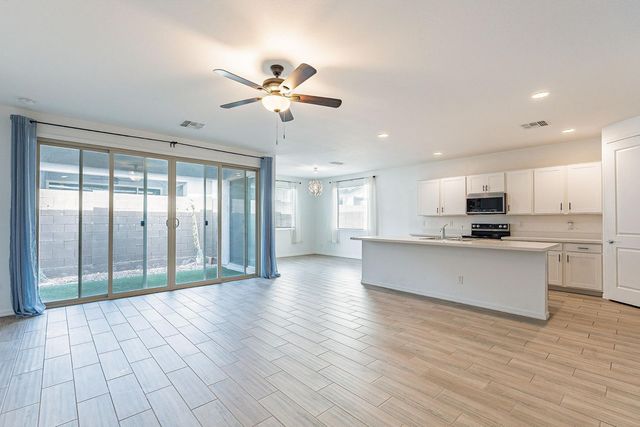 9258 E Static Avenue, Mesa, AZ 85212