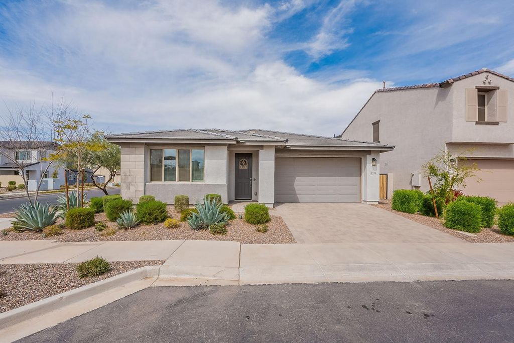 9258 E Static Avenue, Mesa, AZ 85212