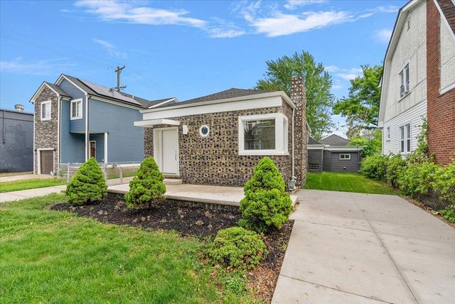 39 W Elza Avenue, Hazel Park, MI 48030