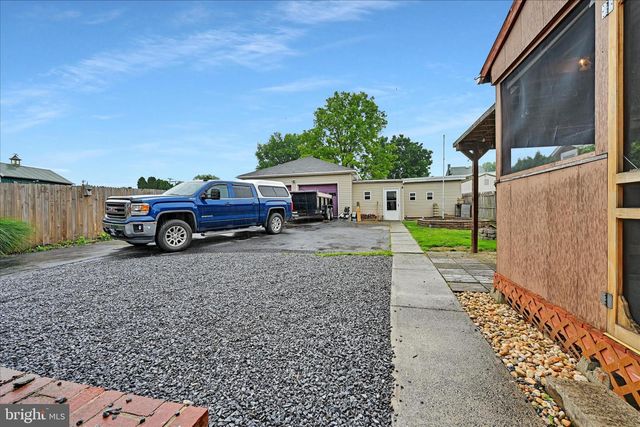 2113 WATER ST, Lebanon, PA 17046