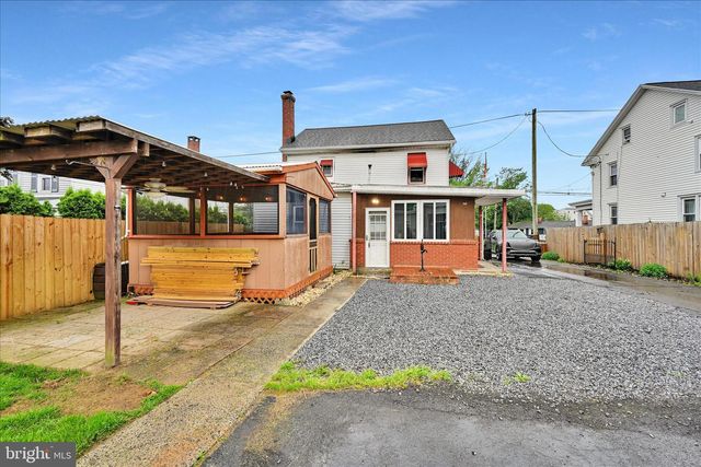 2113 WATER ST, Lebanon, PA 17046