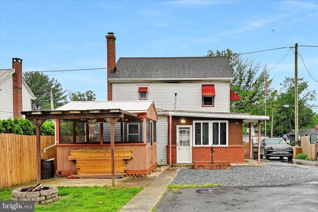 2113 WATER ST, Lebanon, PA 17046