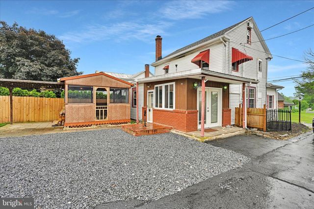 2113 WATER ST, Lebanon, PA 17046