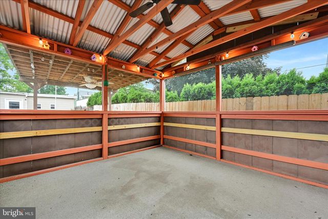2113 WATER ST, Lebanon, PA 17046