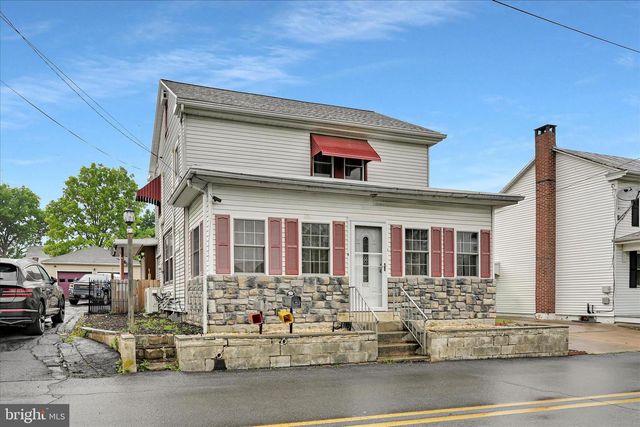 2113 WATER ST, Lebanon, PA 17046