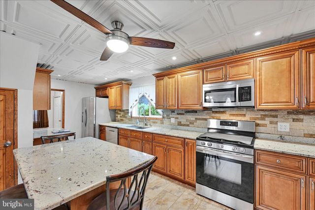 2113 WATER ST, Lebanon, PA 17046