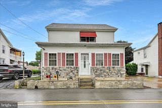 2113 WATER ST, Lebanon, PA 17046