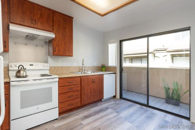 3286 Caminito Eastbluff 114, La Jolla, CA 92037