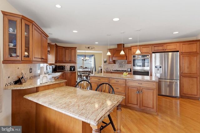 226 N 13TH ST, Surf City, NJ 08008