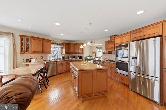 226 N 13TH ST, Surf City, NJ 08008