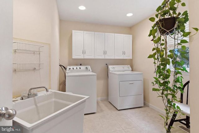 226 N 13TH ST, Surf City, NJ 08008