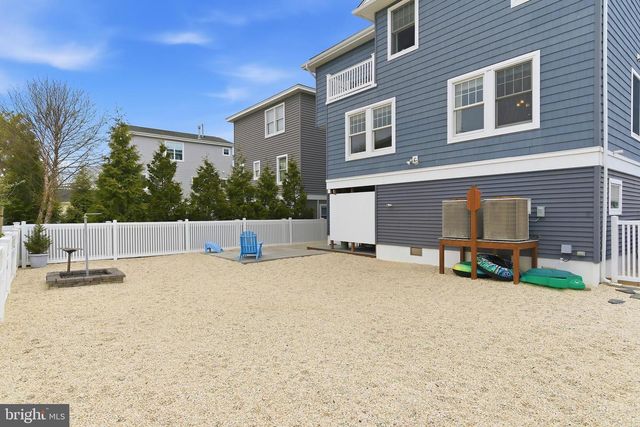 226 N 13TH ST, Surf City, NJ 08008