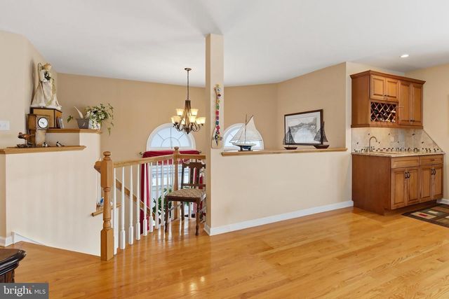 226 N 13TH ST, Surf City, NJ 08008