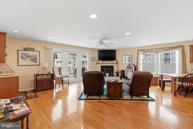 226 N 13TH ST, Surf City, NJ 08008