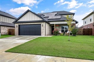 1050 Mammoth Street, Bentonville, AR 72713