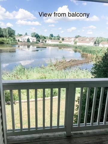 1131 Silverstone Drive 1131, Carpentersville, IL 60110