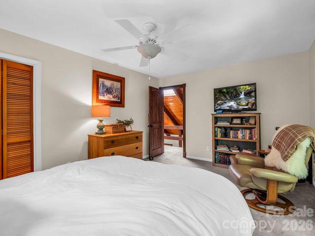 2760 Ugugu Drive, Brevard, NC 28712