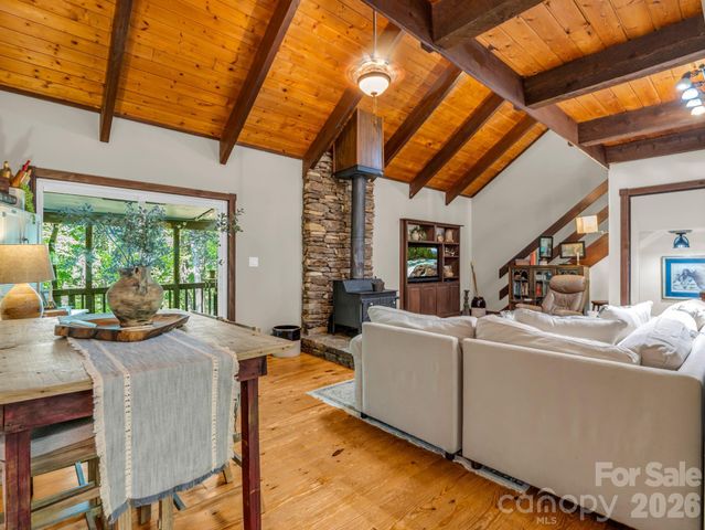 2760 Ugugu Drive, Brevard, NC 28712