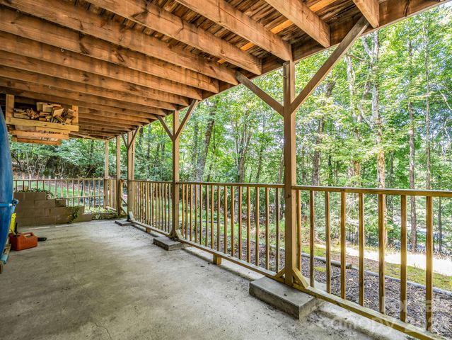 2760 Ugugu Drive, Brevard, NC 28712