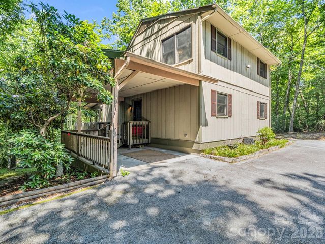 2760 Ugugu Drive, Brevard, NC 28712