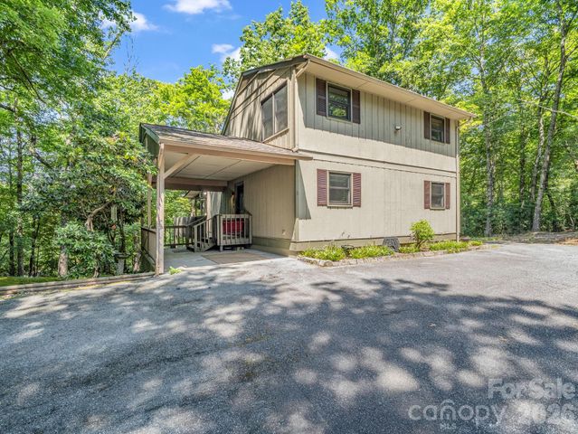 2760 Ugugu Drive, Brevard, NC 28712