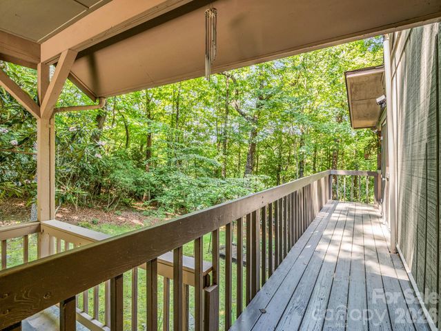 2760 Ugugu Drive, Brevard, NC 28712