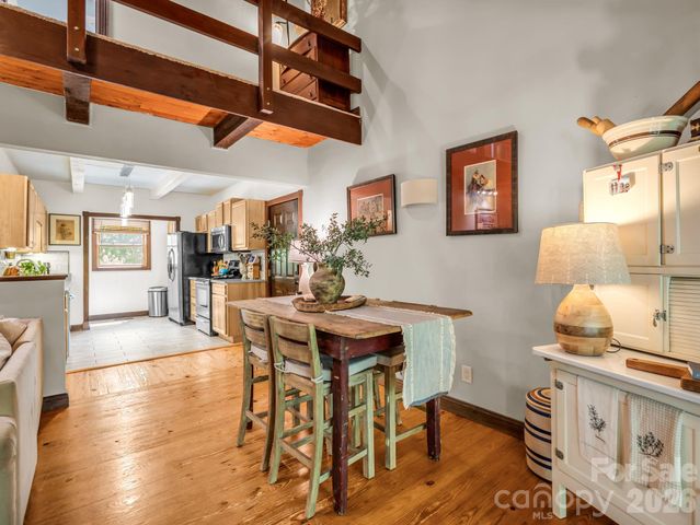 2760 Ugugu Drive, Brevard, NC 28712
