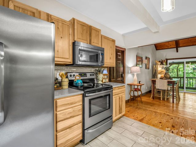 2760 Ugugu Drive, Brevard, NC 28712